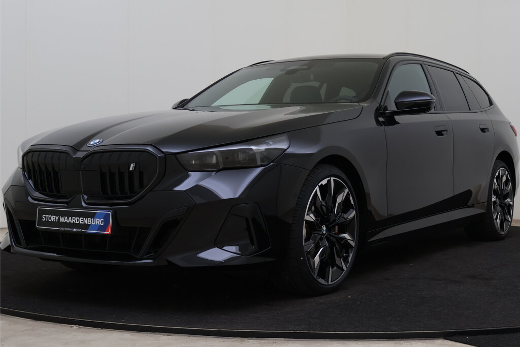 BMW i5 360