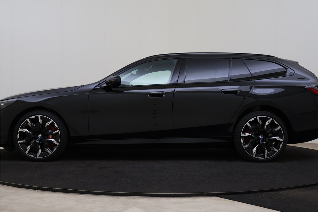 BMW i5 14