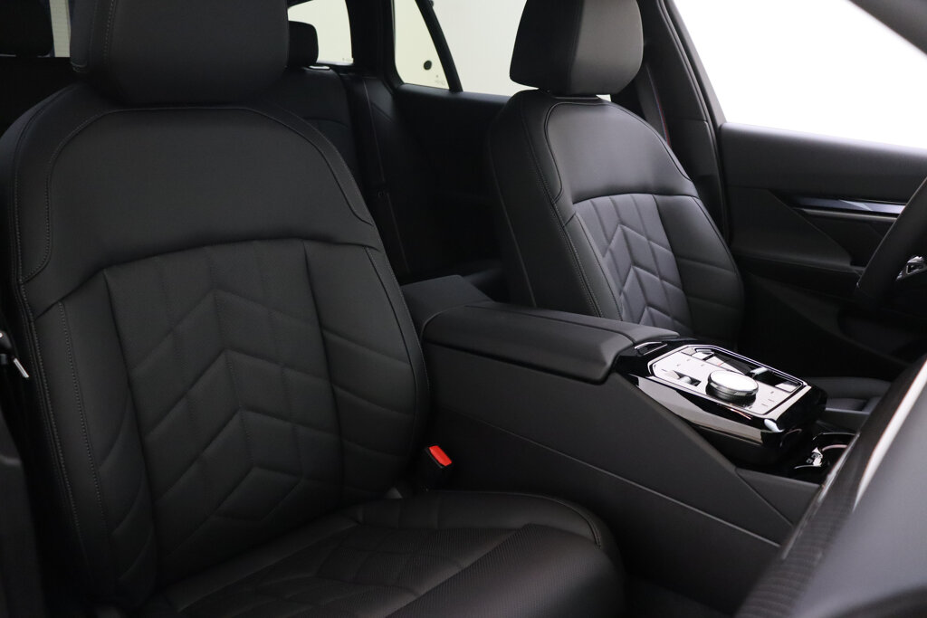 BMW i5 17