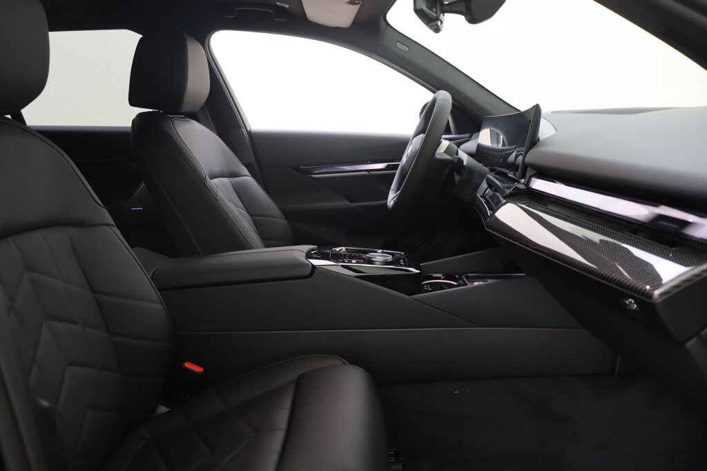 BMW i5 19