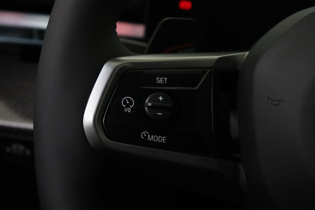 BMW i5 27