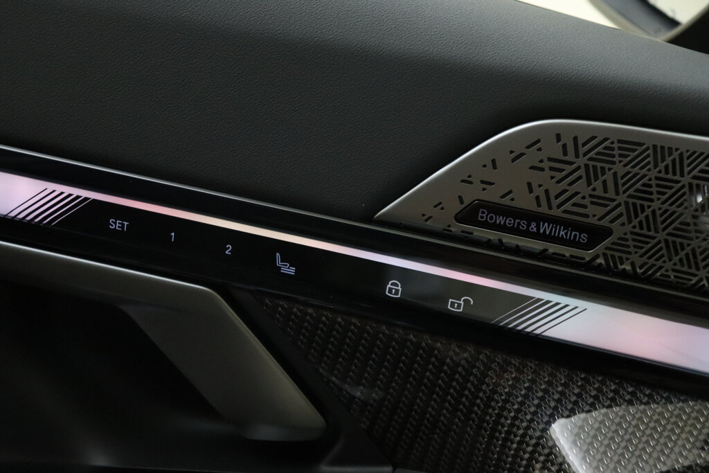 BMW i5 39