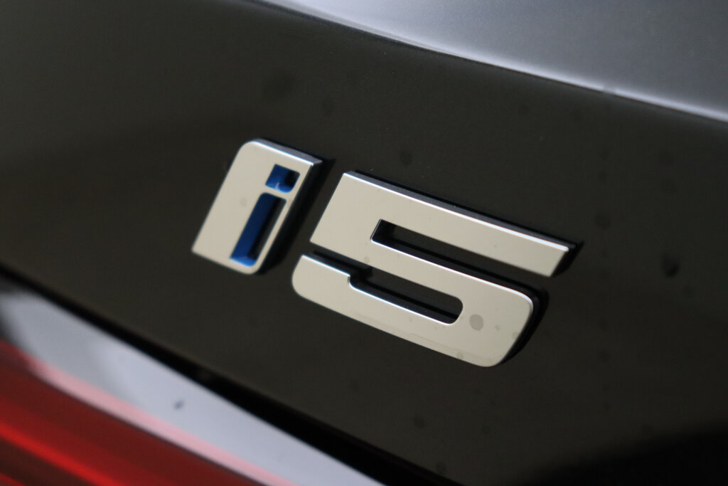 BMW i5 42