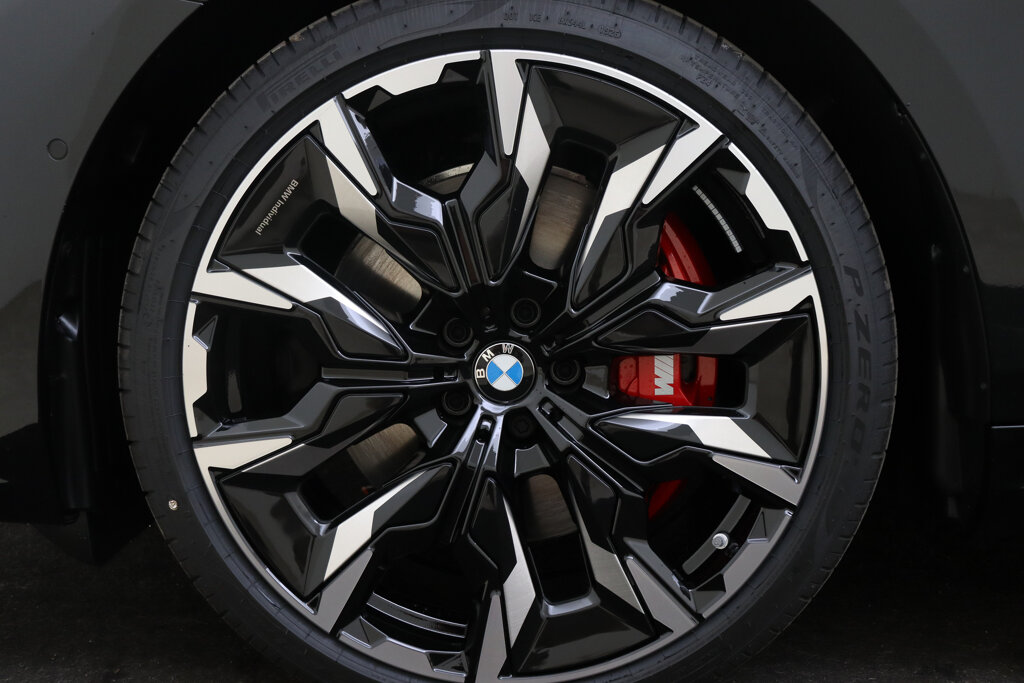 BMW i5 47
