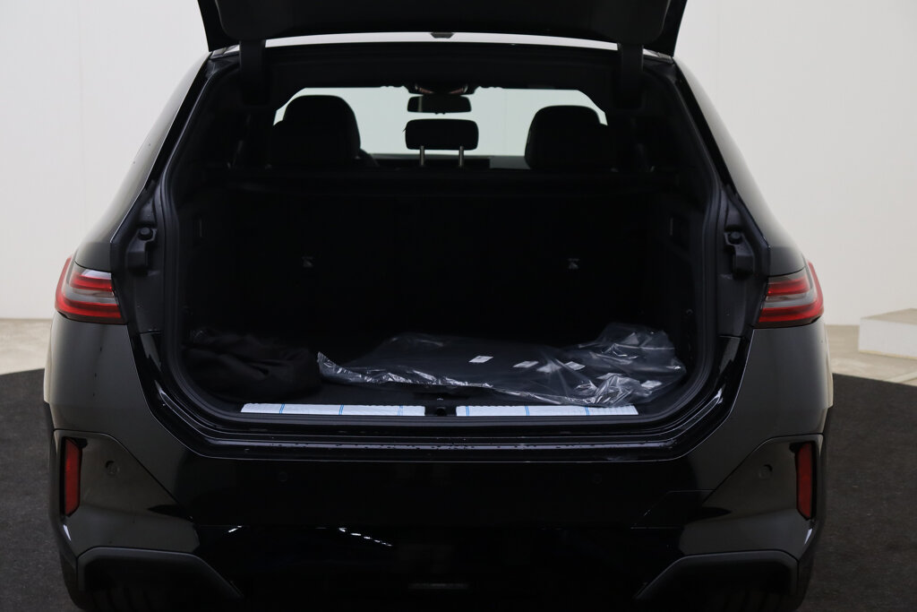 BMW i5 49
