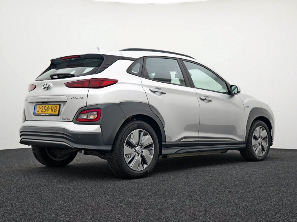 Hyundai Kona EV Comfort 64 kWh | 3-Fase | Camera | - Afbeelding 2