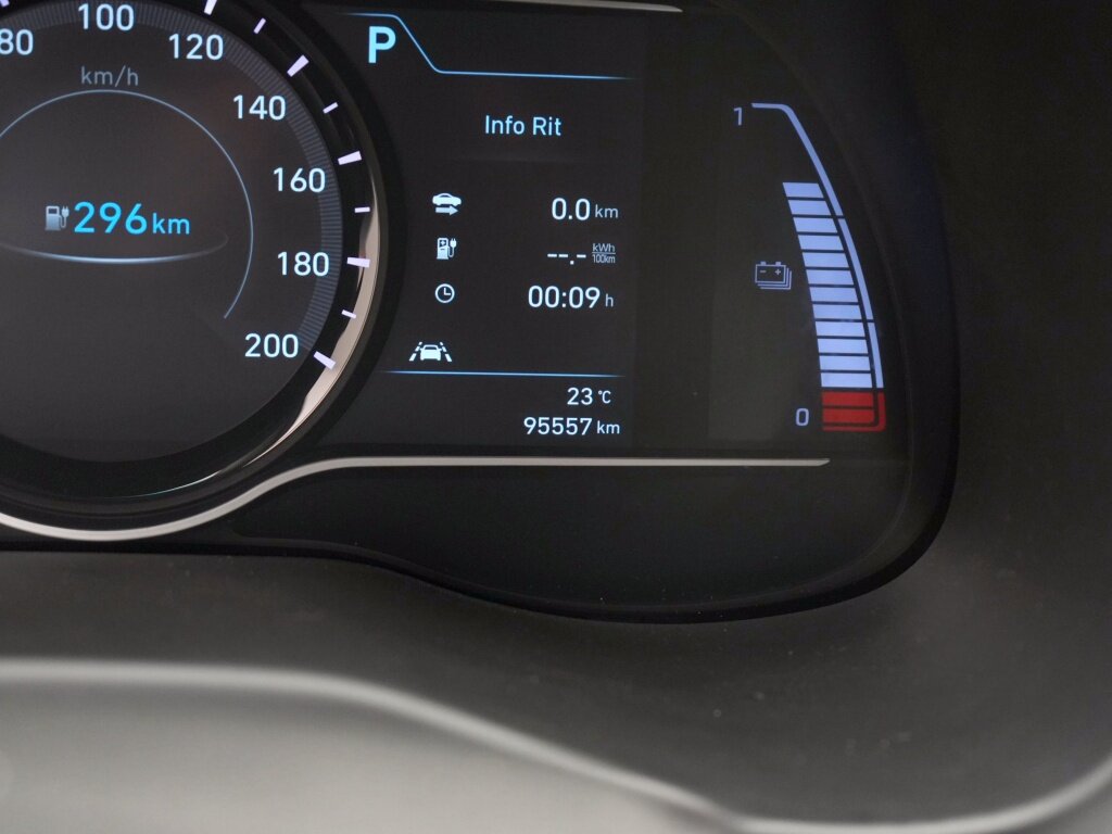 Hyundai Kona EV Comfort 64 kWh | 3-Fase | Camera | - Afbeelding 4