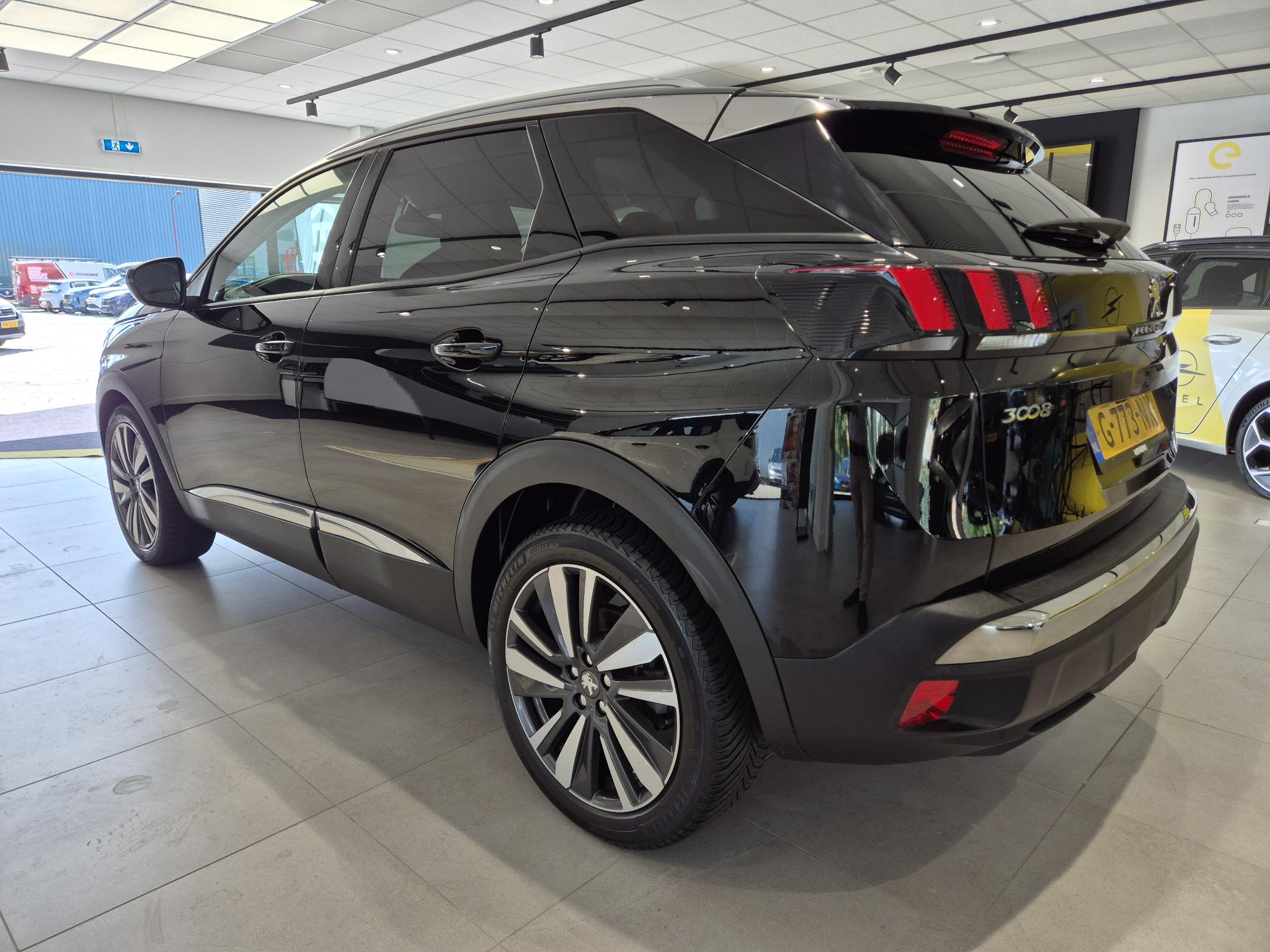 Peugeot 3008 SUV Allure 130pk Automaat - Afbeelding 3