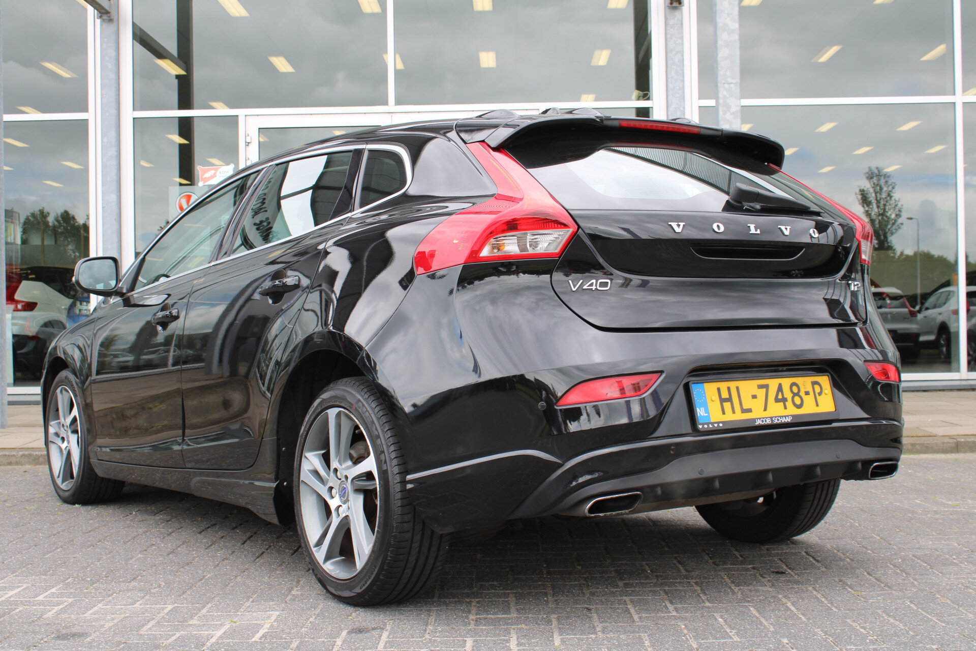 Volvo V40 T2 123PK Automaat Momentum - Afbeelding 3
