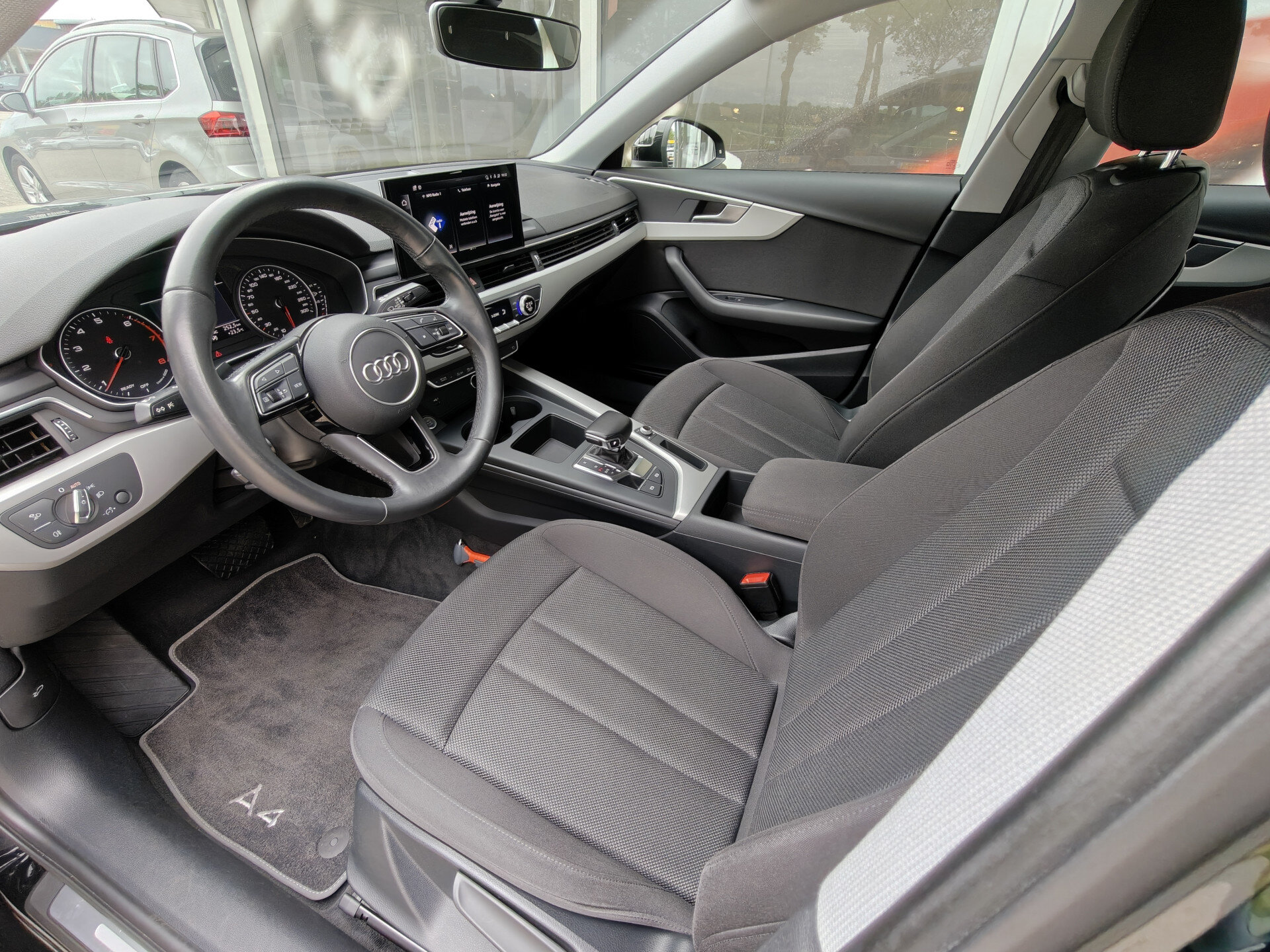 Audi A4 Limousine 35 TFSI Pro Line - Afbeelding 2