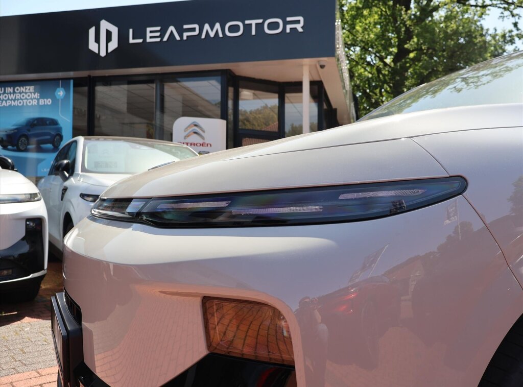 Leapmotor B10 Hybrid EV18,8 kWh 218pk Design - Afbeelding 3