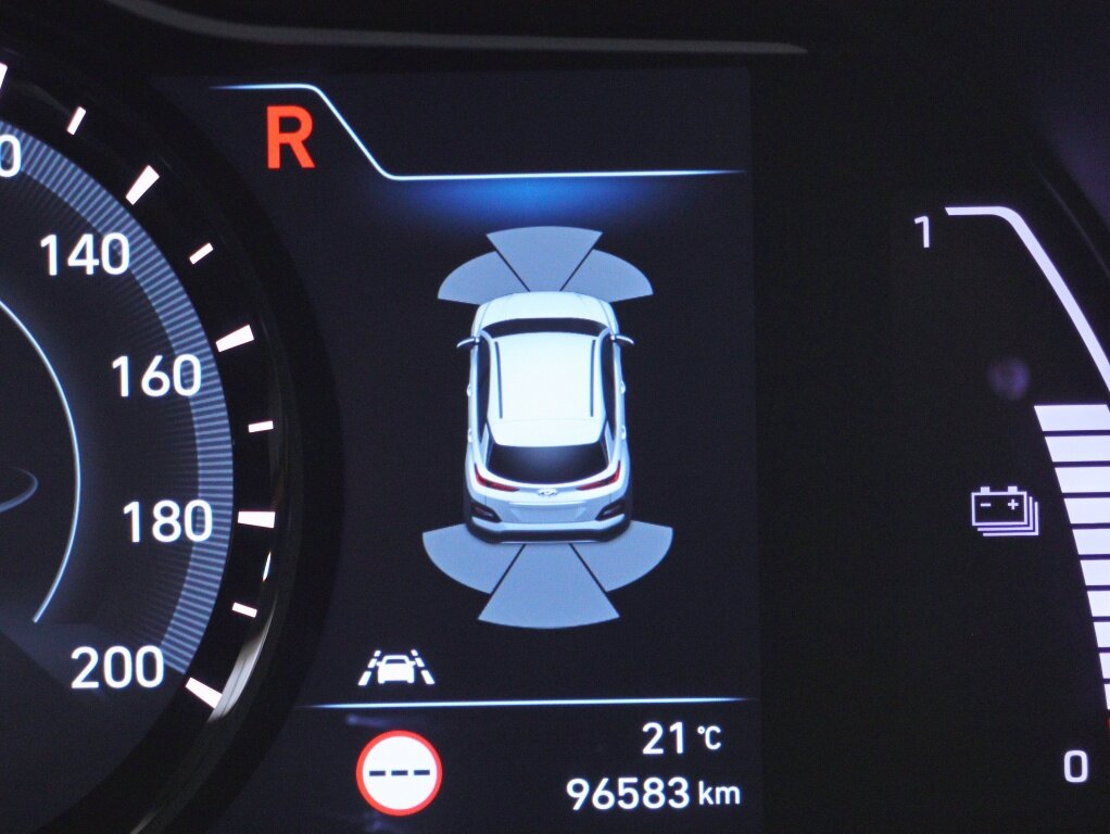 Hyundai Kona EV Premium 64 kWh | Trekhaak | 18" | SOH 92,1% - Afbeelding 4