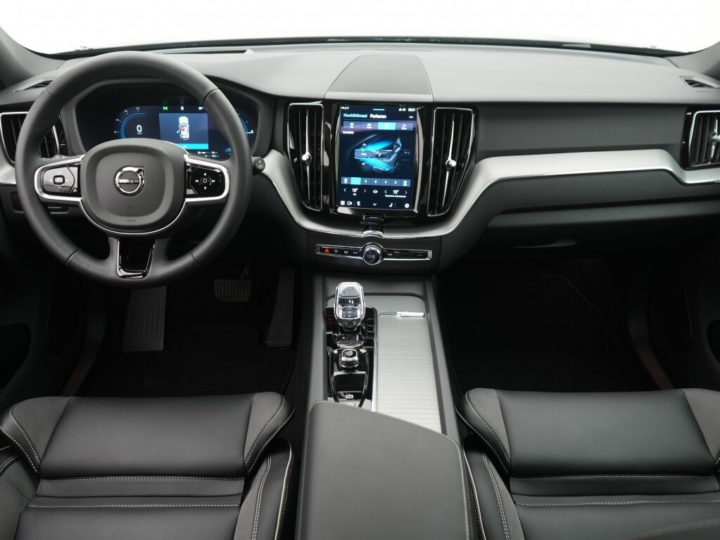 Volvo XC60 2.0 T6 AWD + Black Edition 350PK | Pano | Camera | Trekhaak - Afbeelding 3