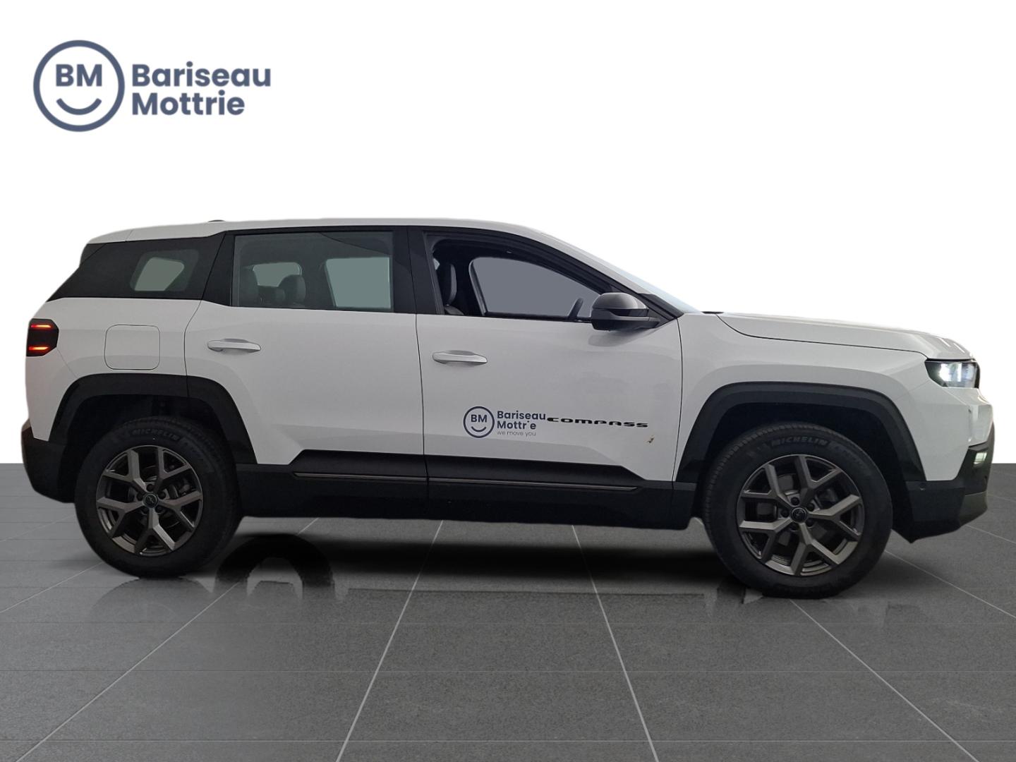 Jeep Compass E-HYBRID Altitude *PANO DAK*PANO CAMERA EN SENSOREN*CARPLAY*DAB*GPS* - Afbeelding 3