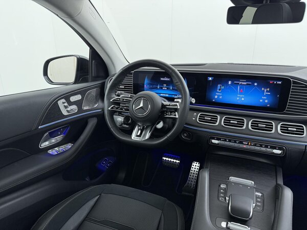 Widescreen cockpit