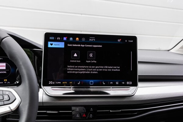 Apple Carplay/Android Auto Apple Carplay/Android Auto
