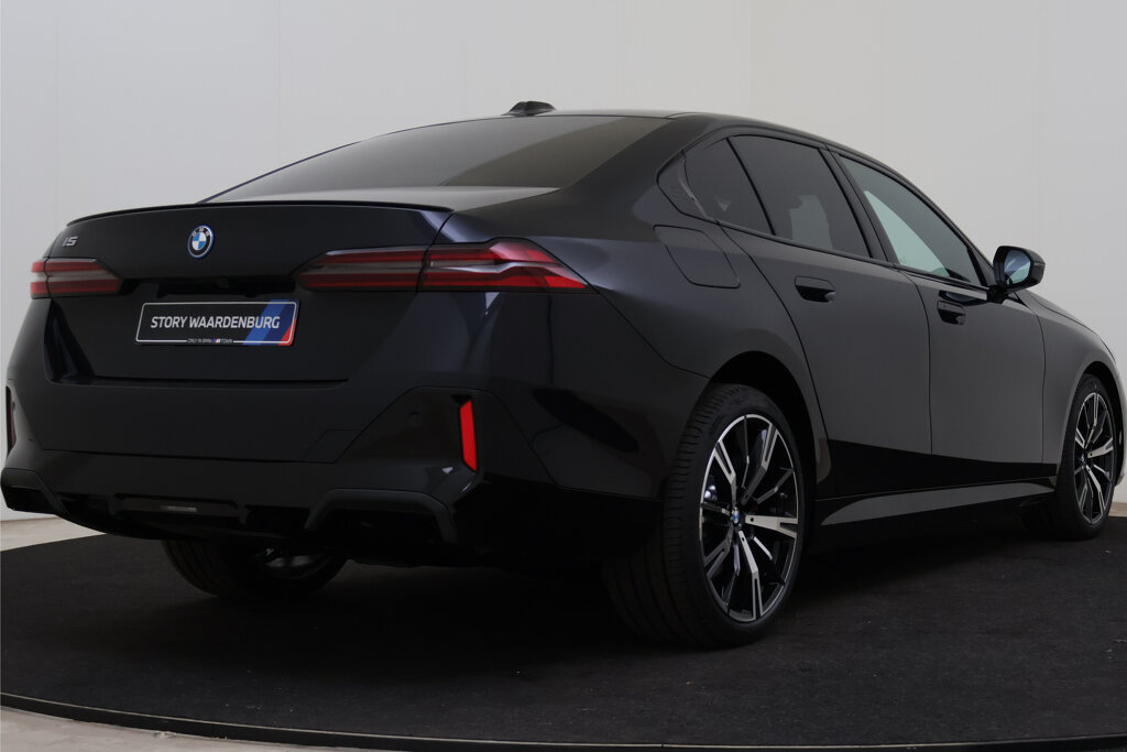 BMW i5 2