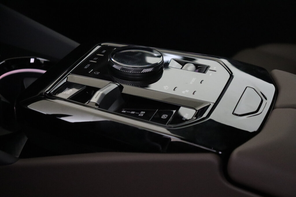 BMW i5 6