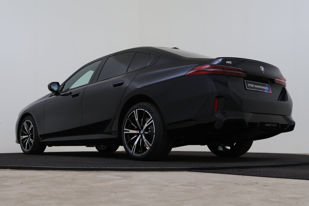BMW i5 11