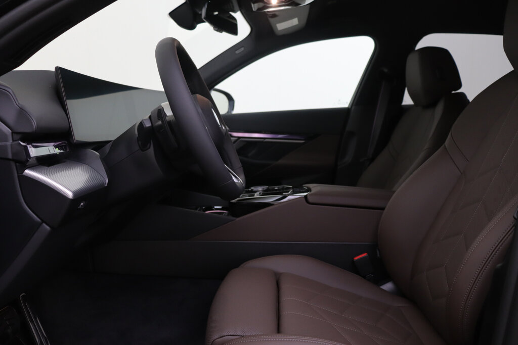 BMW i5 12
