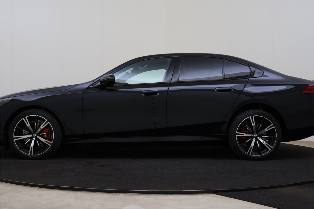 BMW i5 14