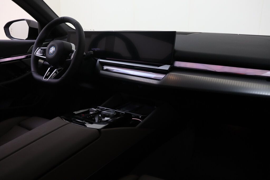 BMW i5 16