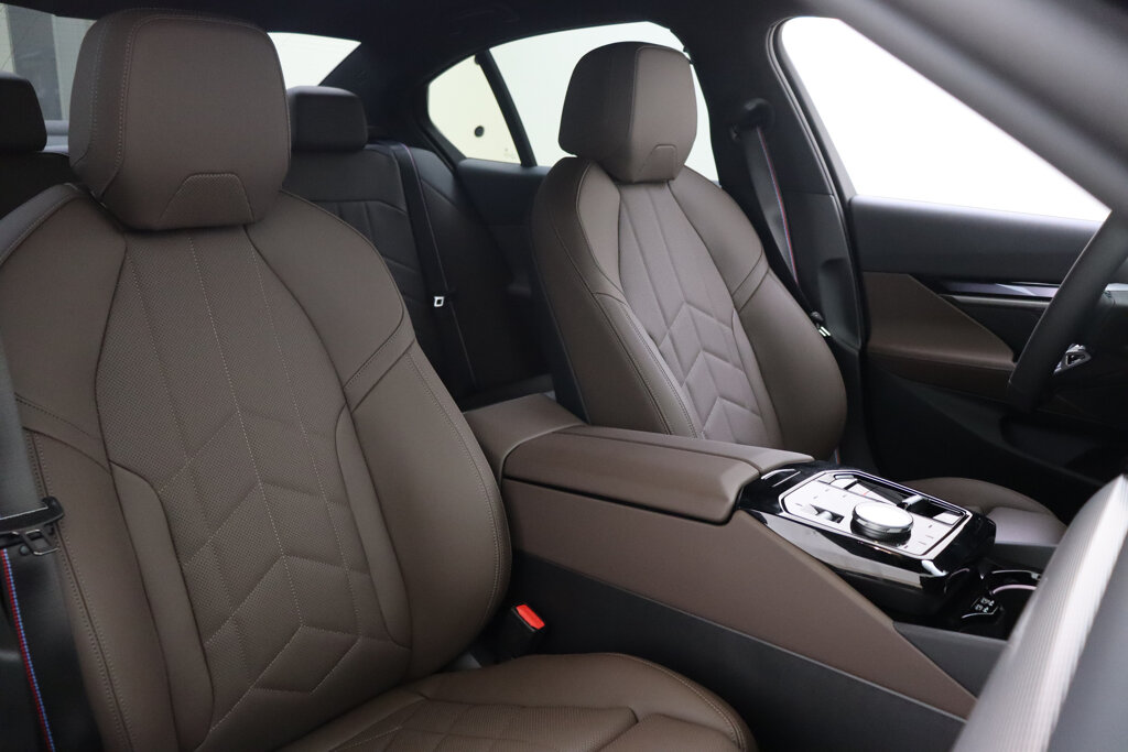 BMW i5 17