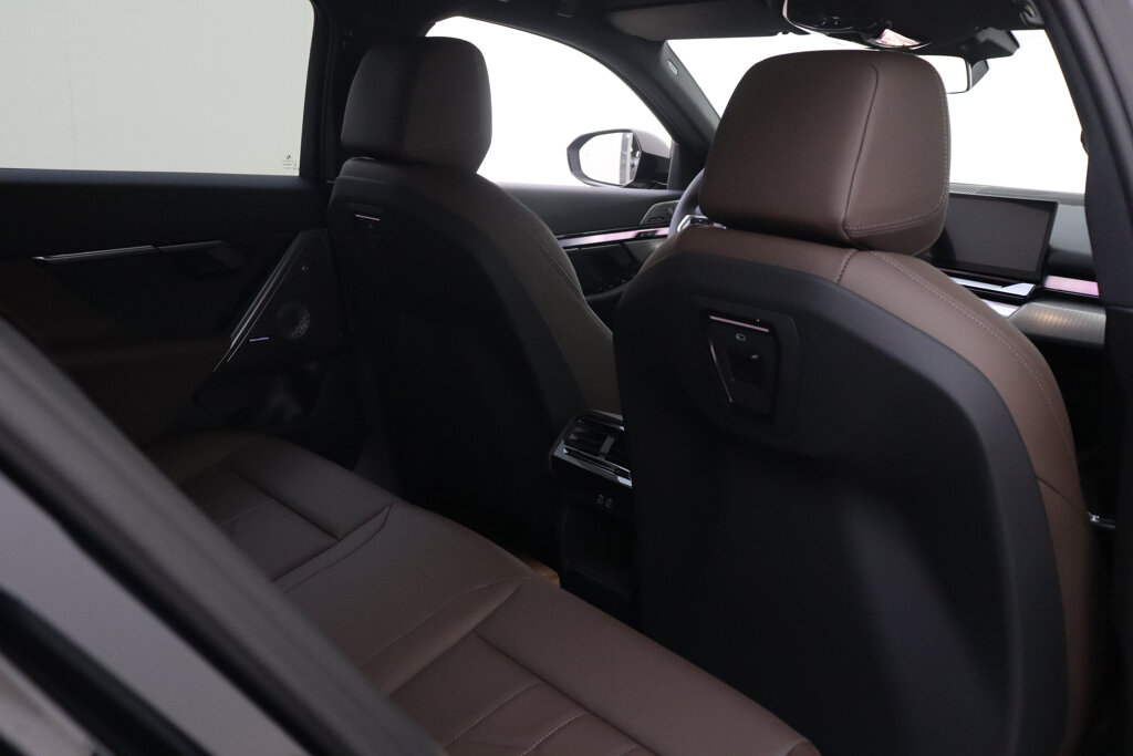 BMW i5 22