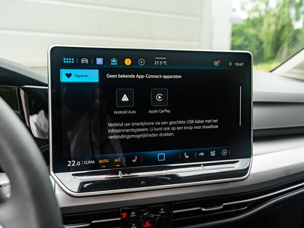 Apple Carplay/Android Auto Apple Carplay/Android Auto