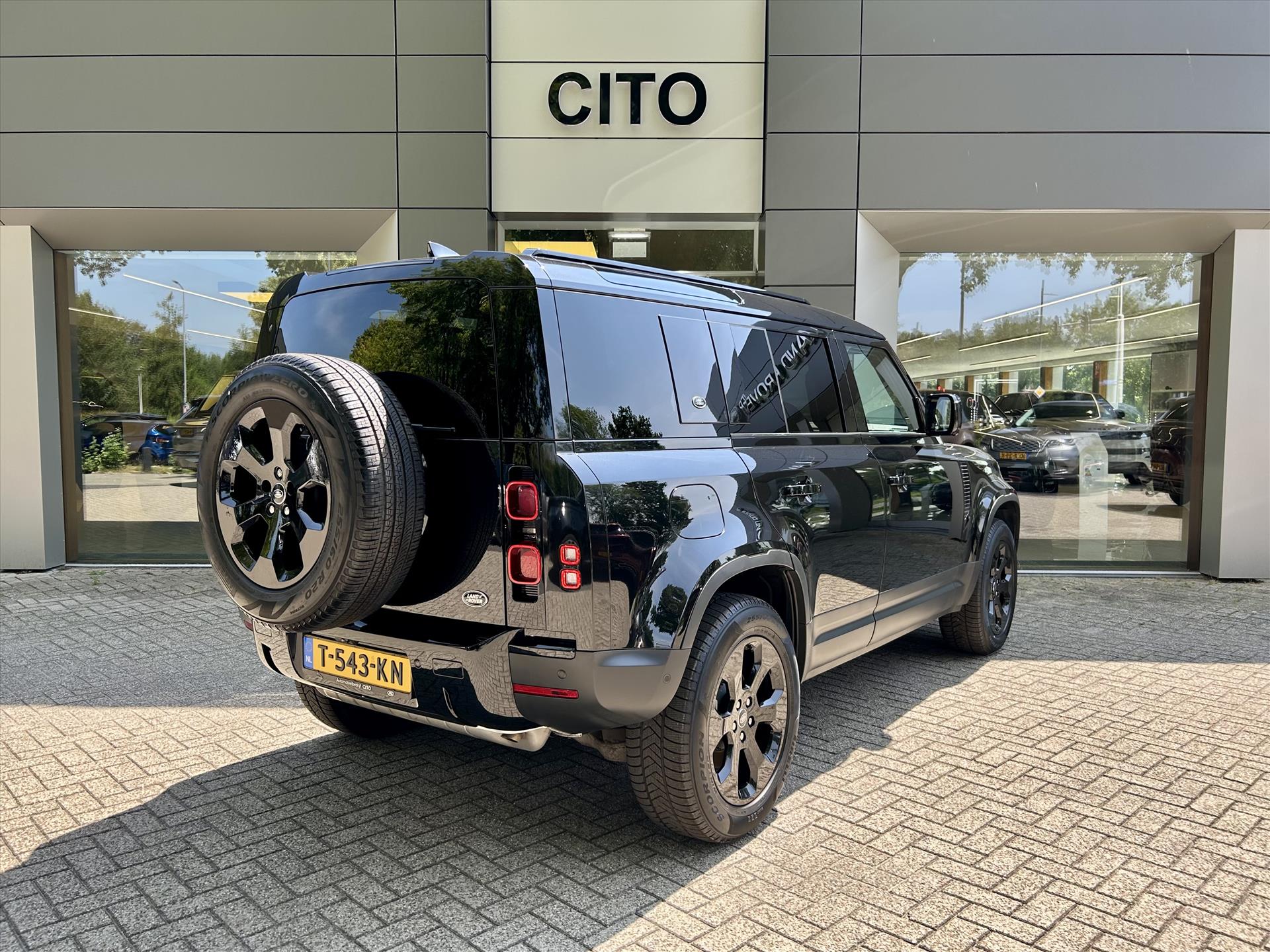 Land Rover Defender 110 P400e PHEV 404PK AWD SE - Afbeelding 3