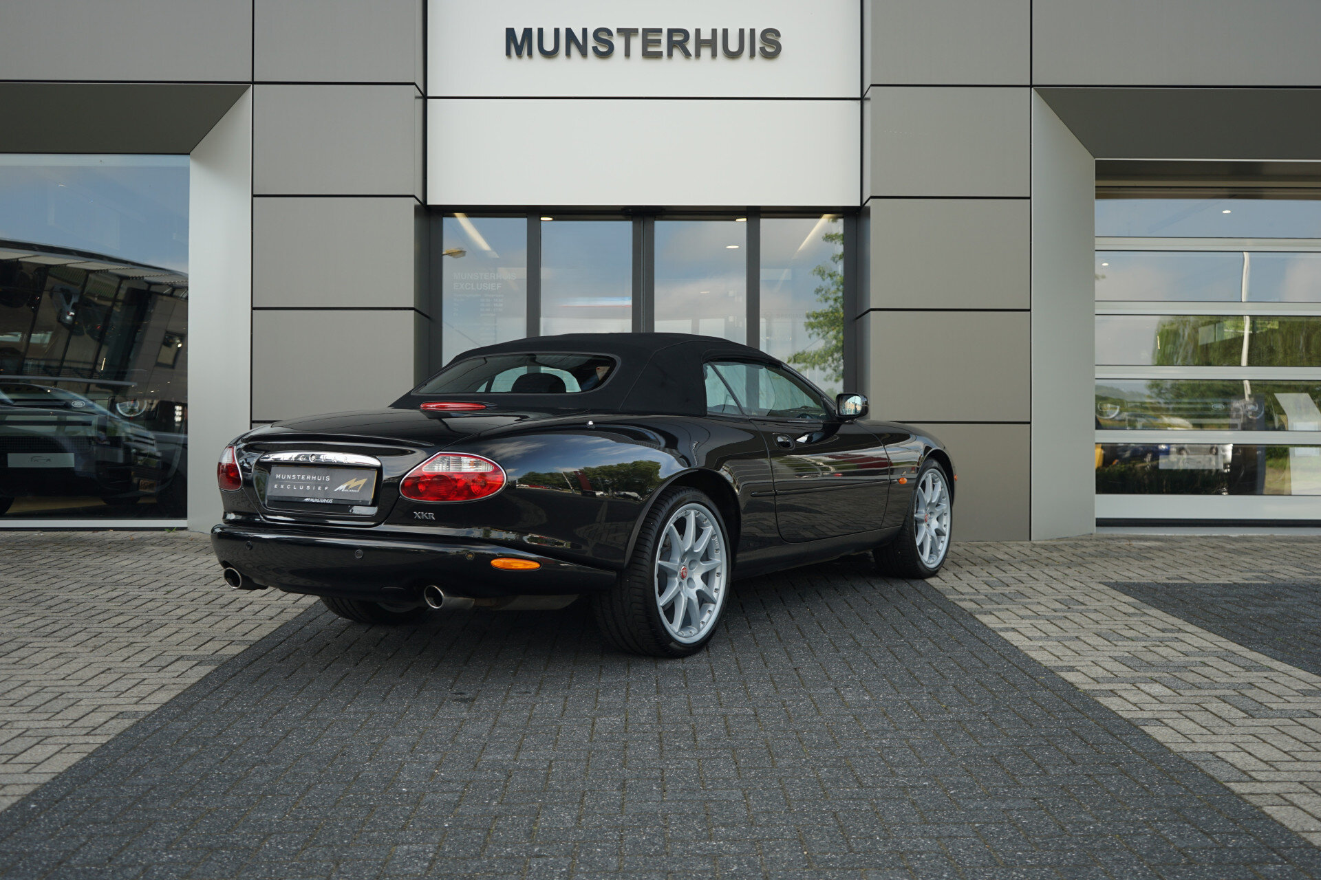 Jaguar XKR 4.0 V8 Convertible - Afbeelding 2