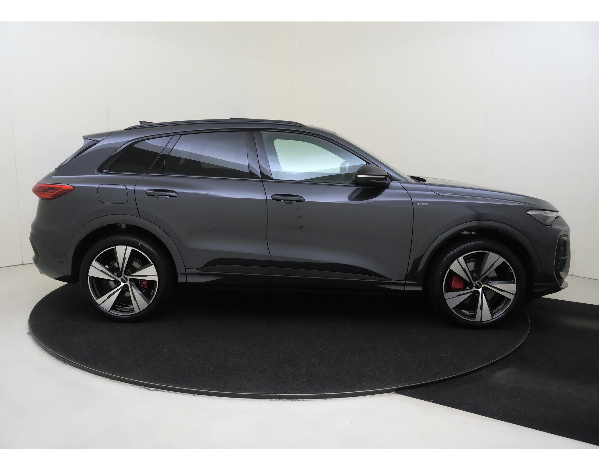 Audi Q5 e-hybrid quattro S tronic 299pk - Afbeelding 3