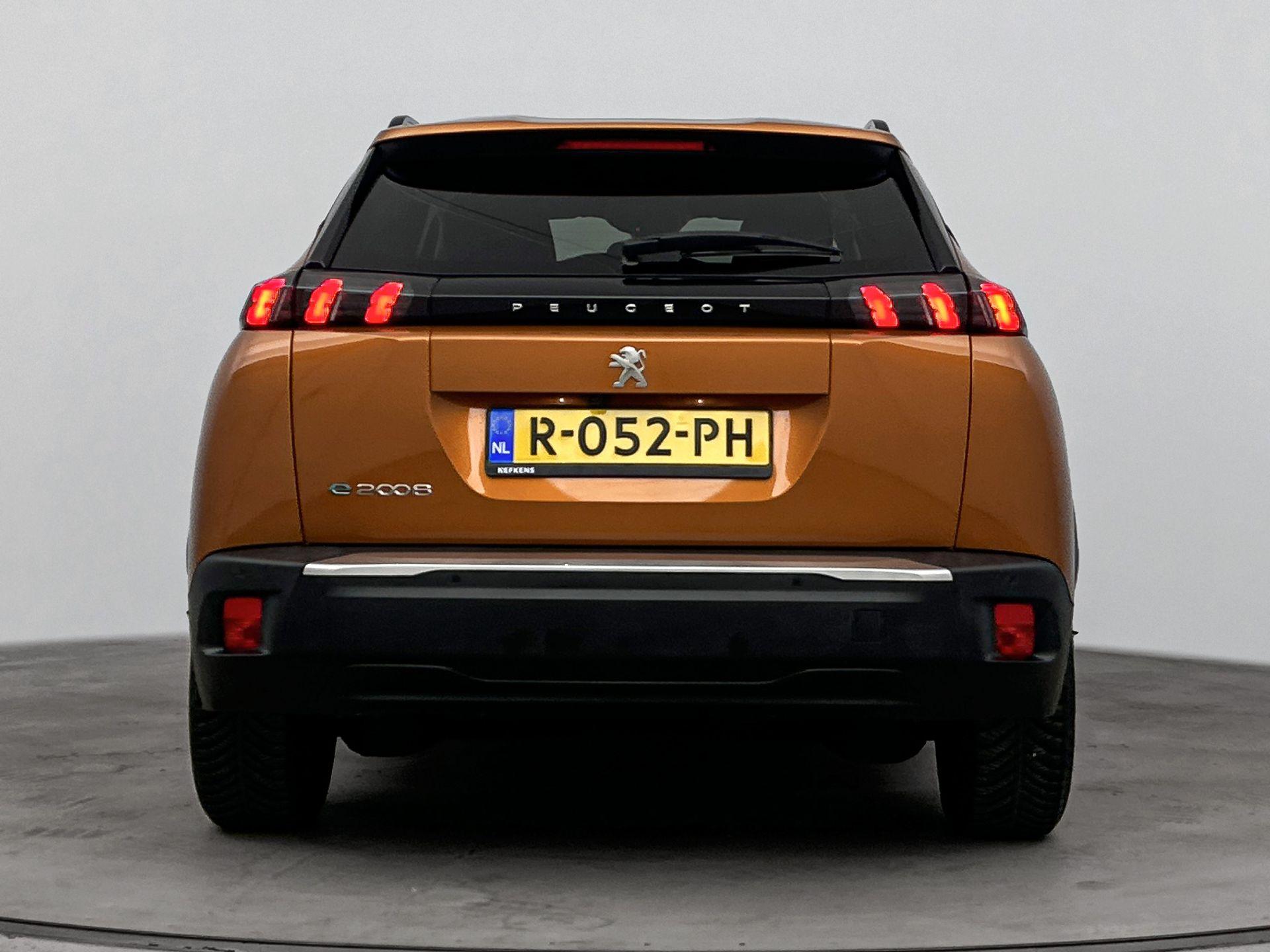 Peugeot e-2008 SUV EV 136 pk 50 kWh Allure - Afbeelding 3