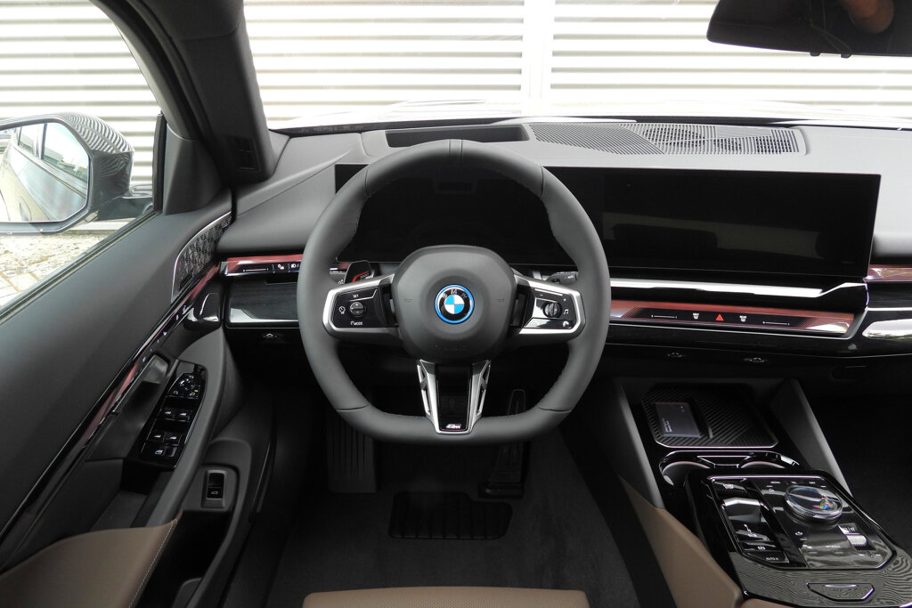BMW i5 2