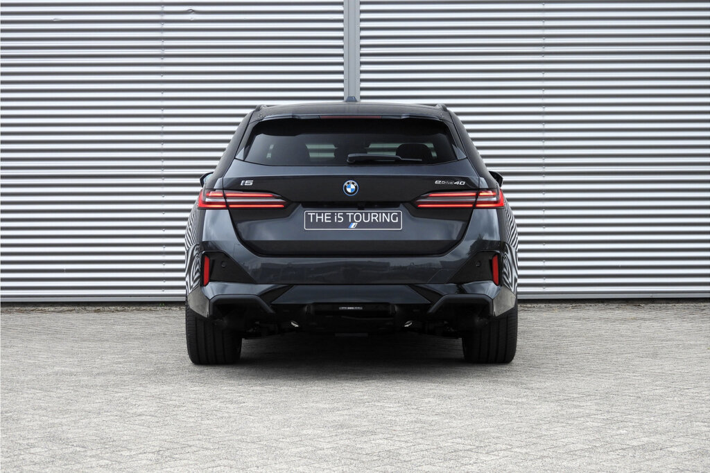 BMW i5 16