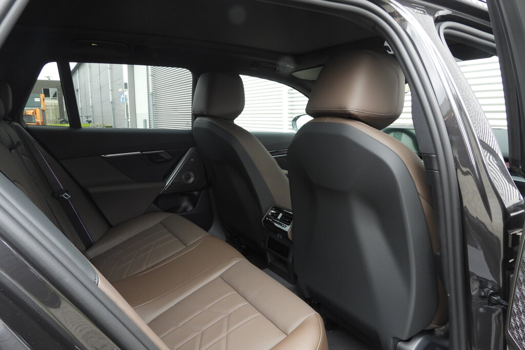 BMW i5 22