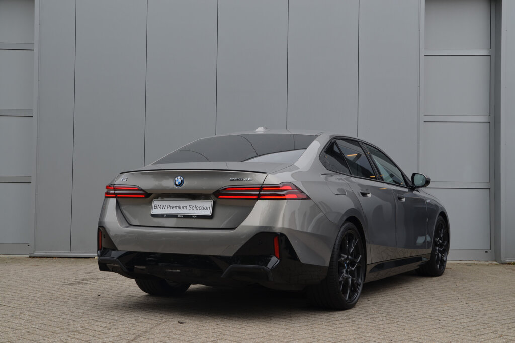 BMW i5 6