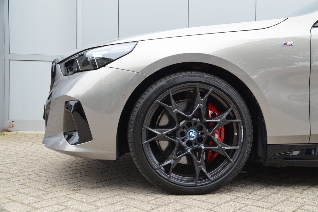 BMW i5 13