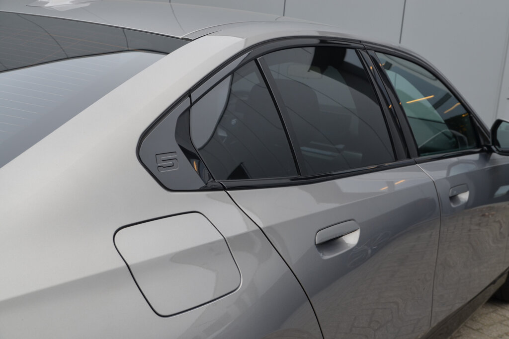 BMW i5 18