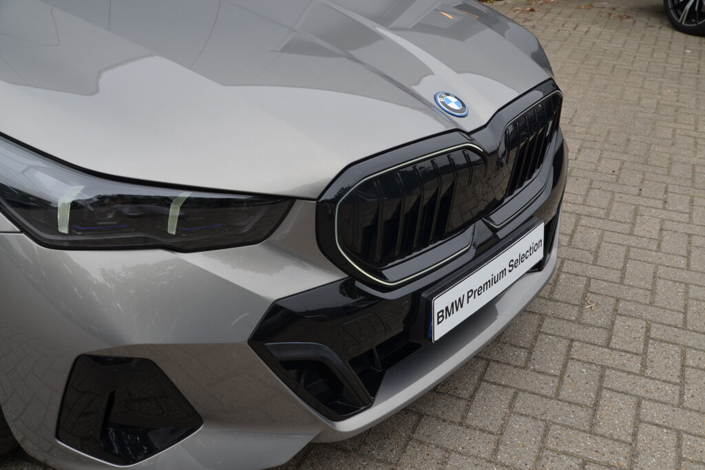 BMW i5 22