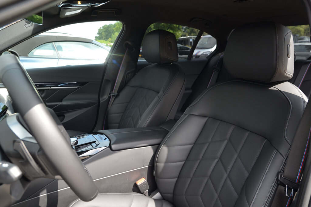 BMW i5 29