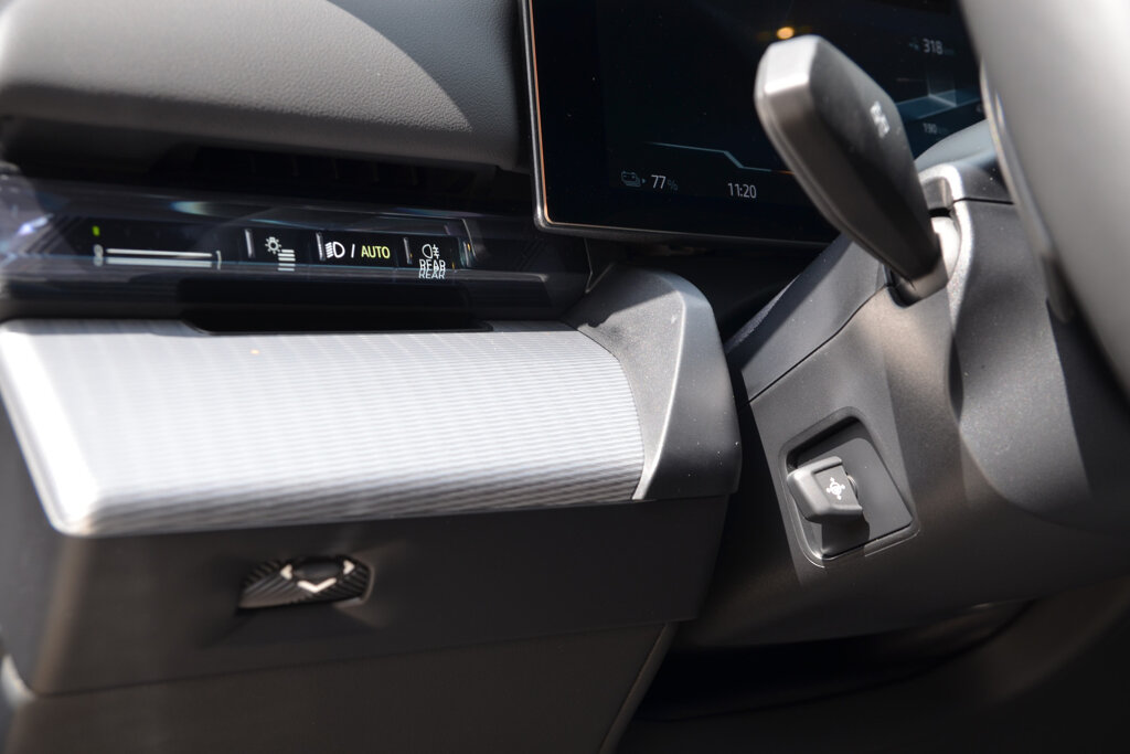 BMW i5 33