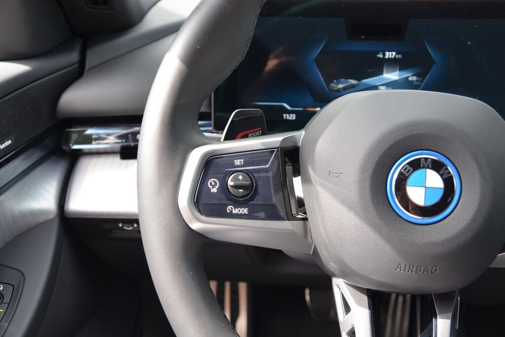 BMW i5 38