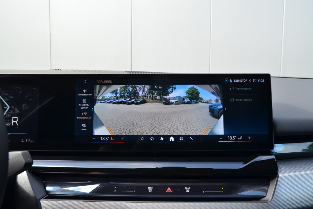 BMW i5 44