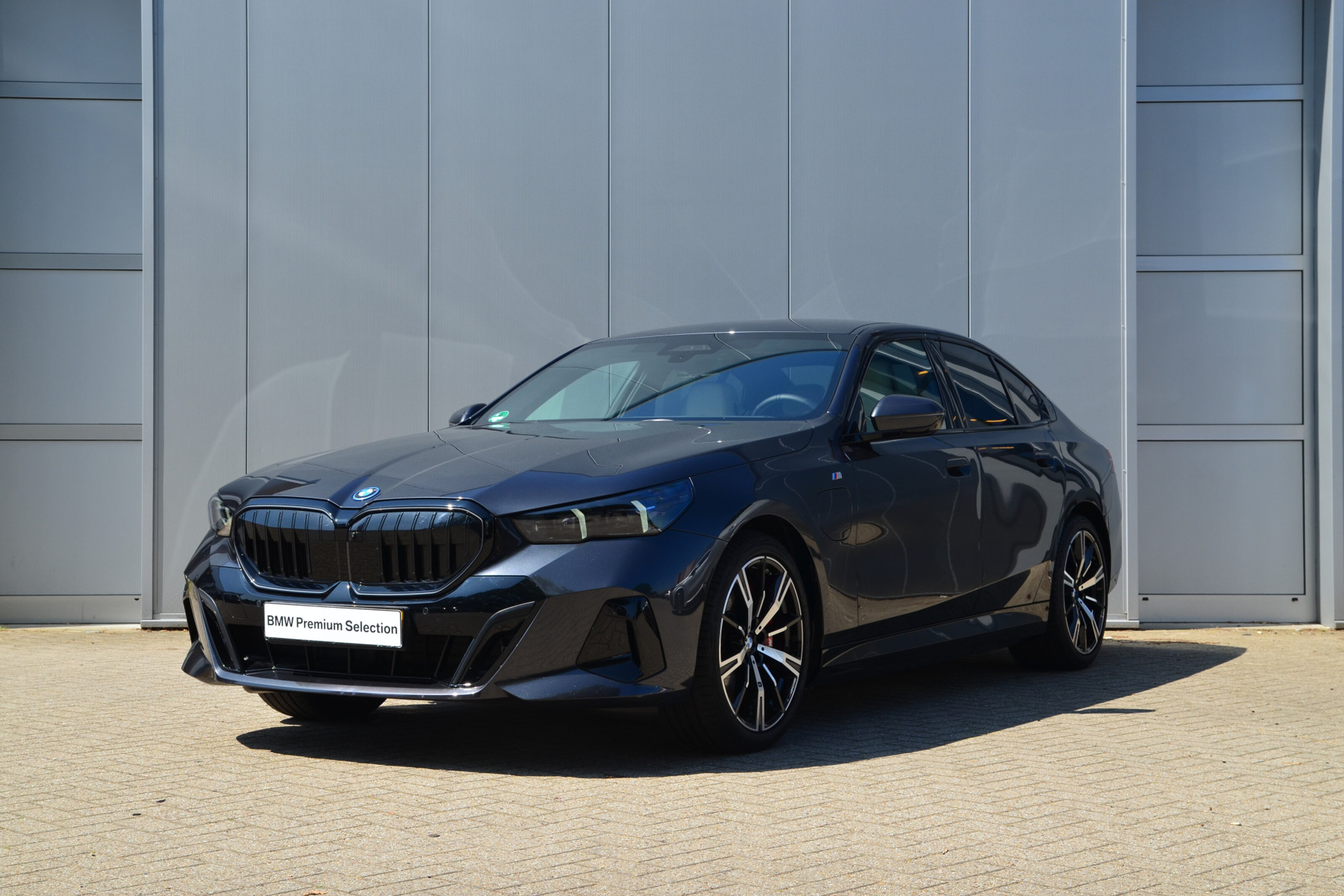 BMW 5 Serie 550e xDrive M Sport Automaat