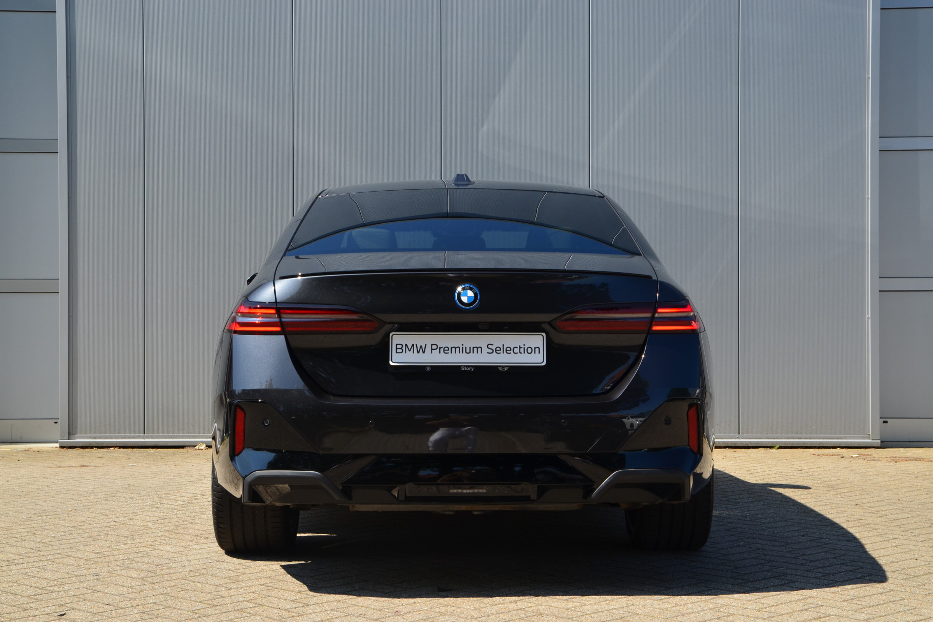 BMW 5 Serie 550e xDrive M Sport Automaat