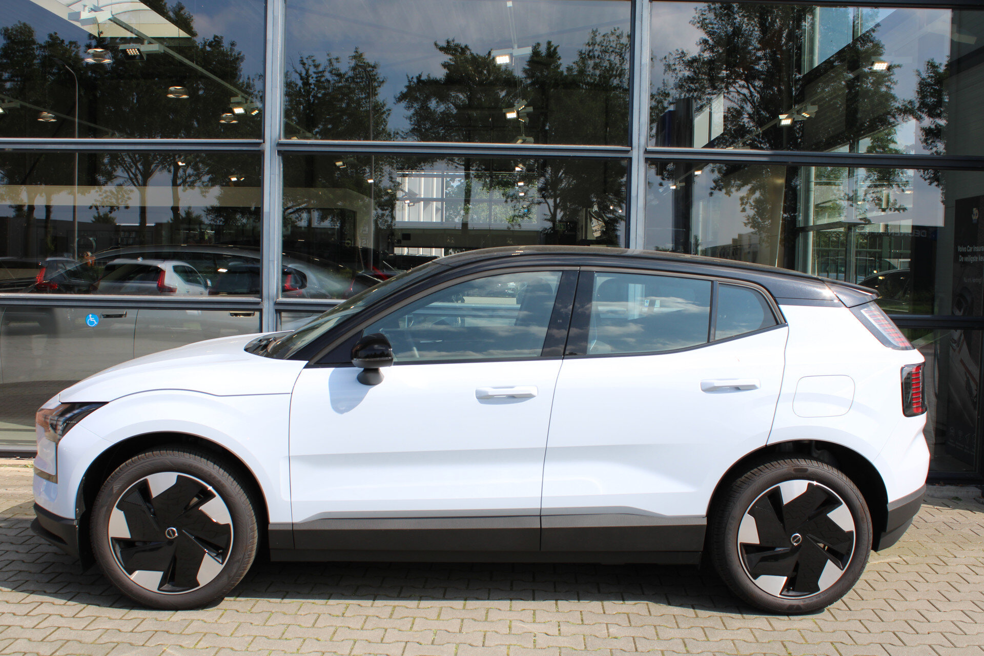 Volvo EX30 P5 Extended Range Plus Europa 69 kWh - Afbeelding 5
