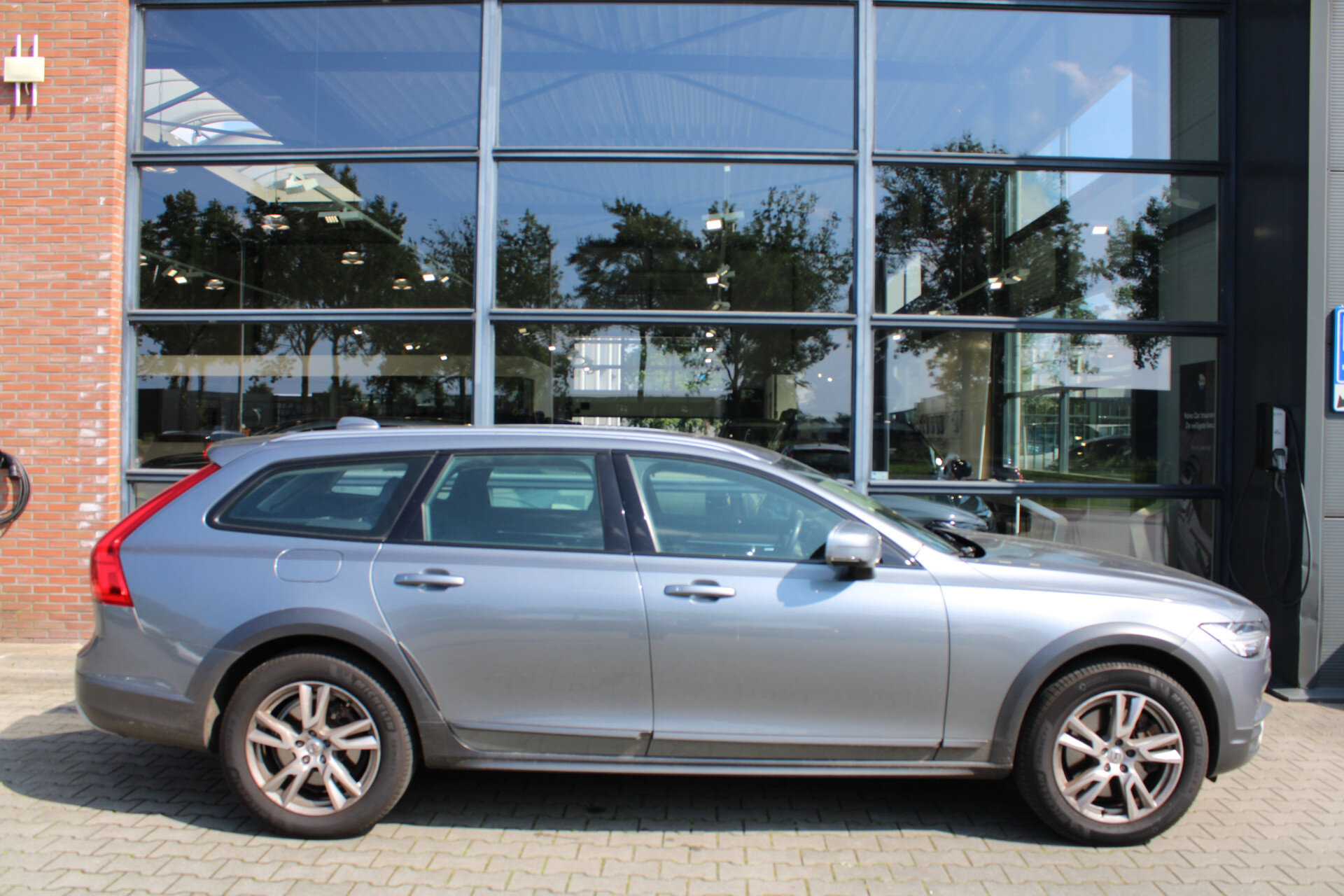 Volvo V90 Cross Country T5 AWD 90th Anniversary Edition - Afbeelding 3