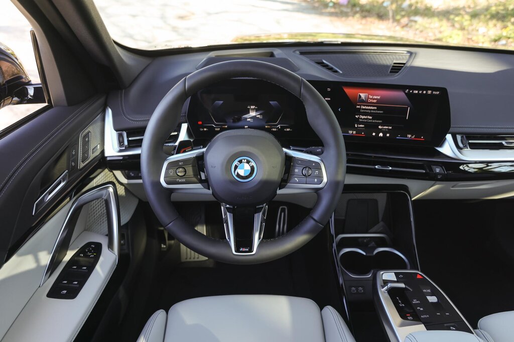 BMW iX1 3