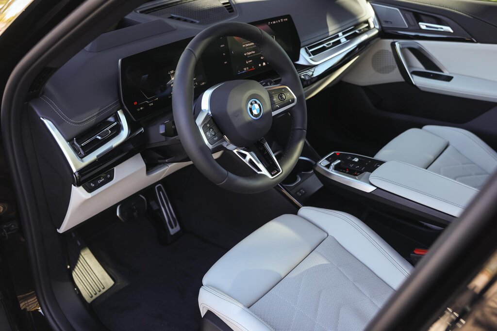 BMW iX1 10